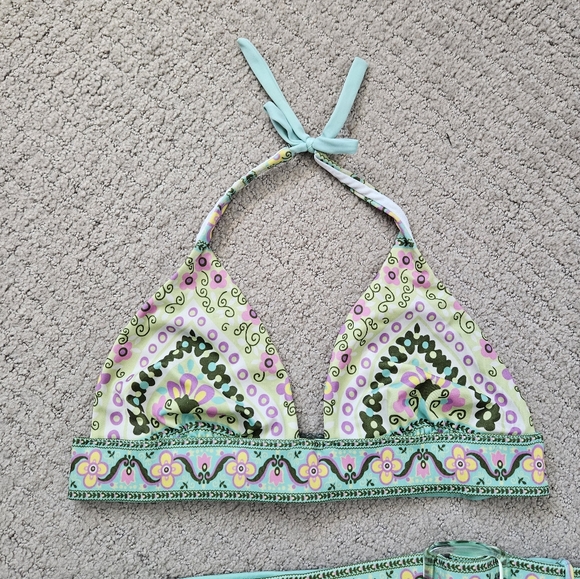 Victoria's Secret Green Tribal Print Bikini 2 Piece Swimsuit Bathing Suit Size M - Picture 4 of 9